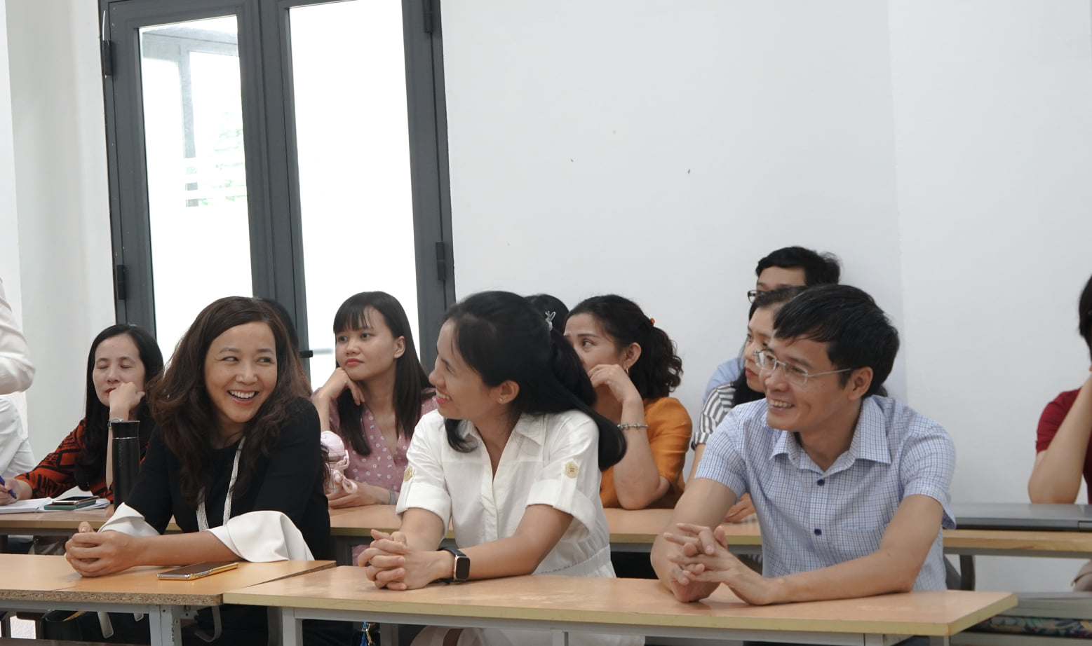Bầu không khí vui vẻ trong buổi gặp gỡ 