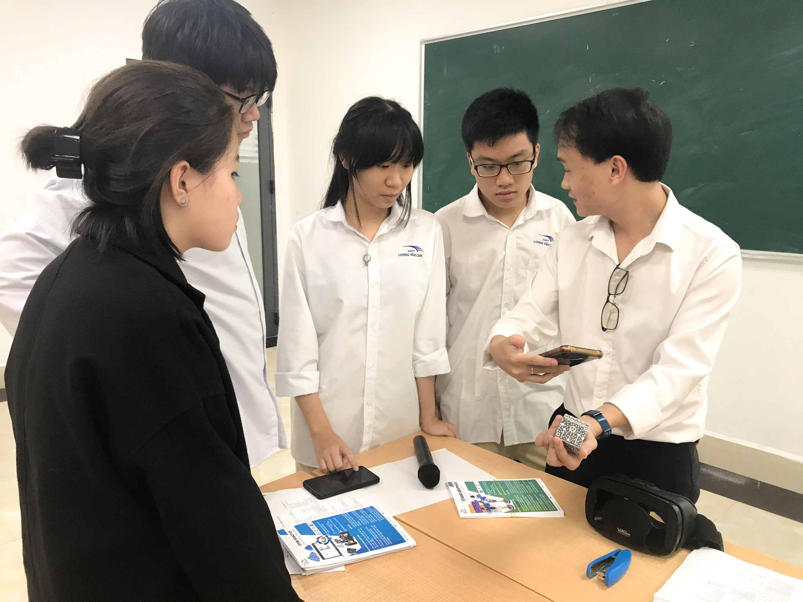 LVCers trải nghiệm mô hình thựuc tế tăng cường