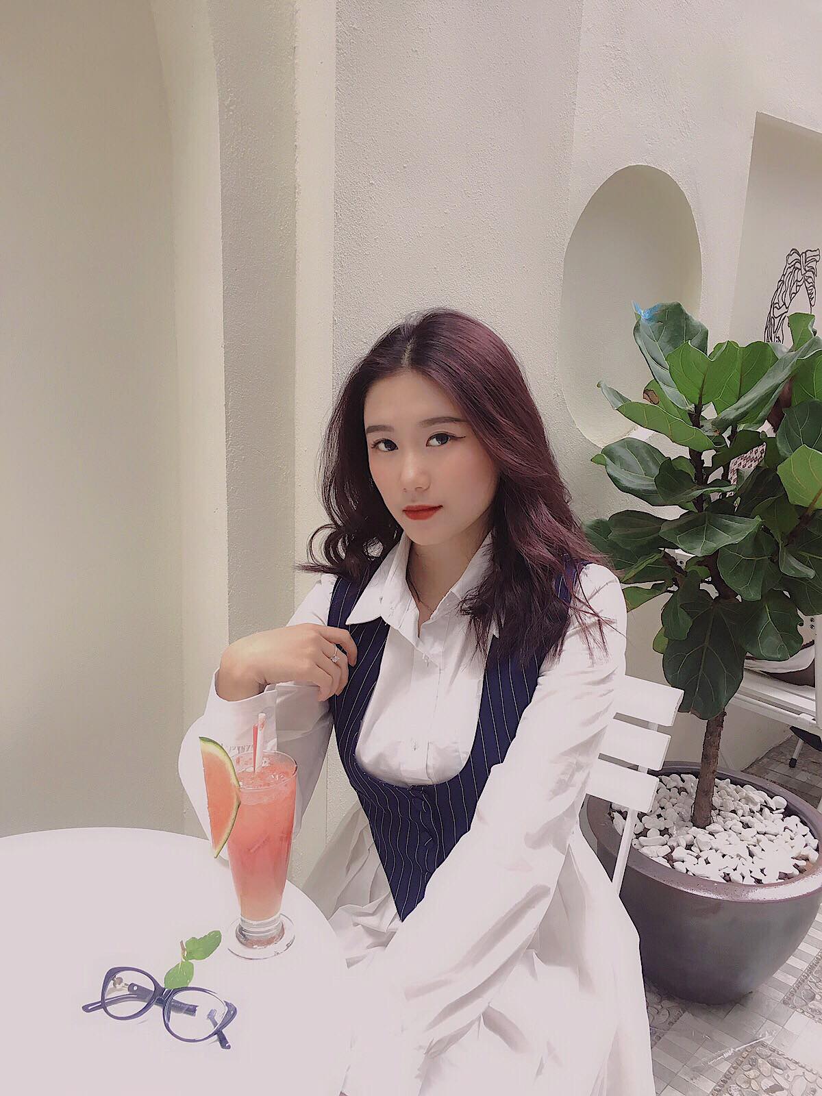 Thủy Tiên - sinh viên năm nhất Đại học Báo chí và tuyên truyền
