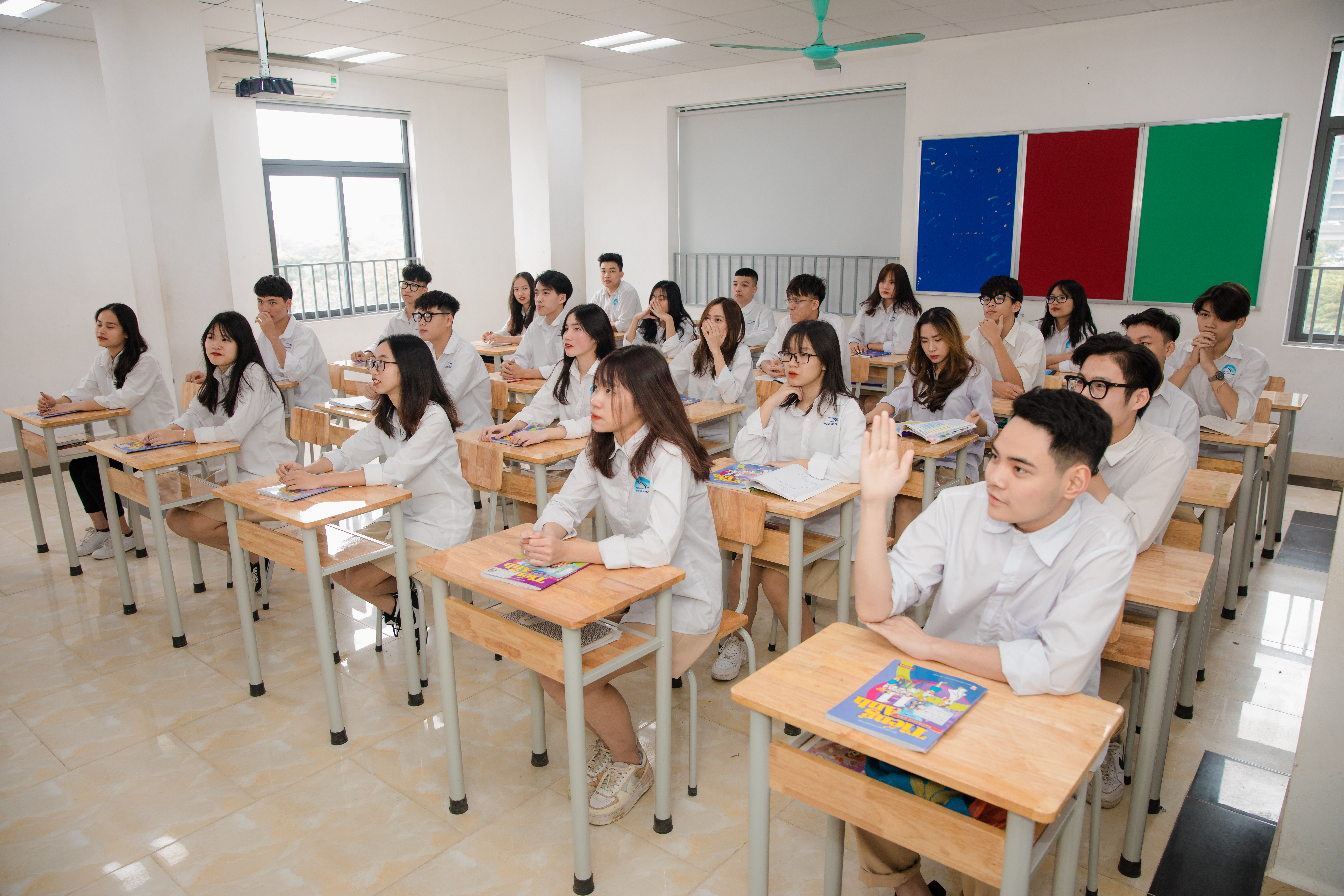 DANH SÁCH HỌC SINH LỚP 10 NĂM HỌC 2021 - 2022