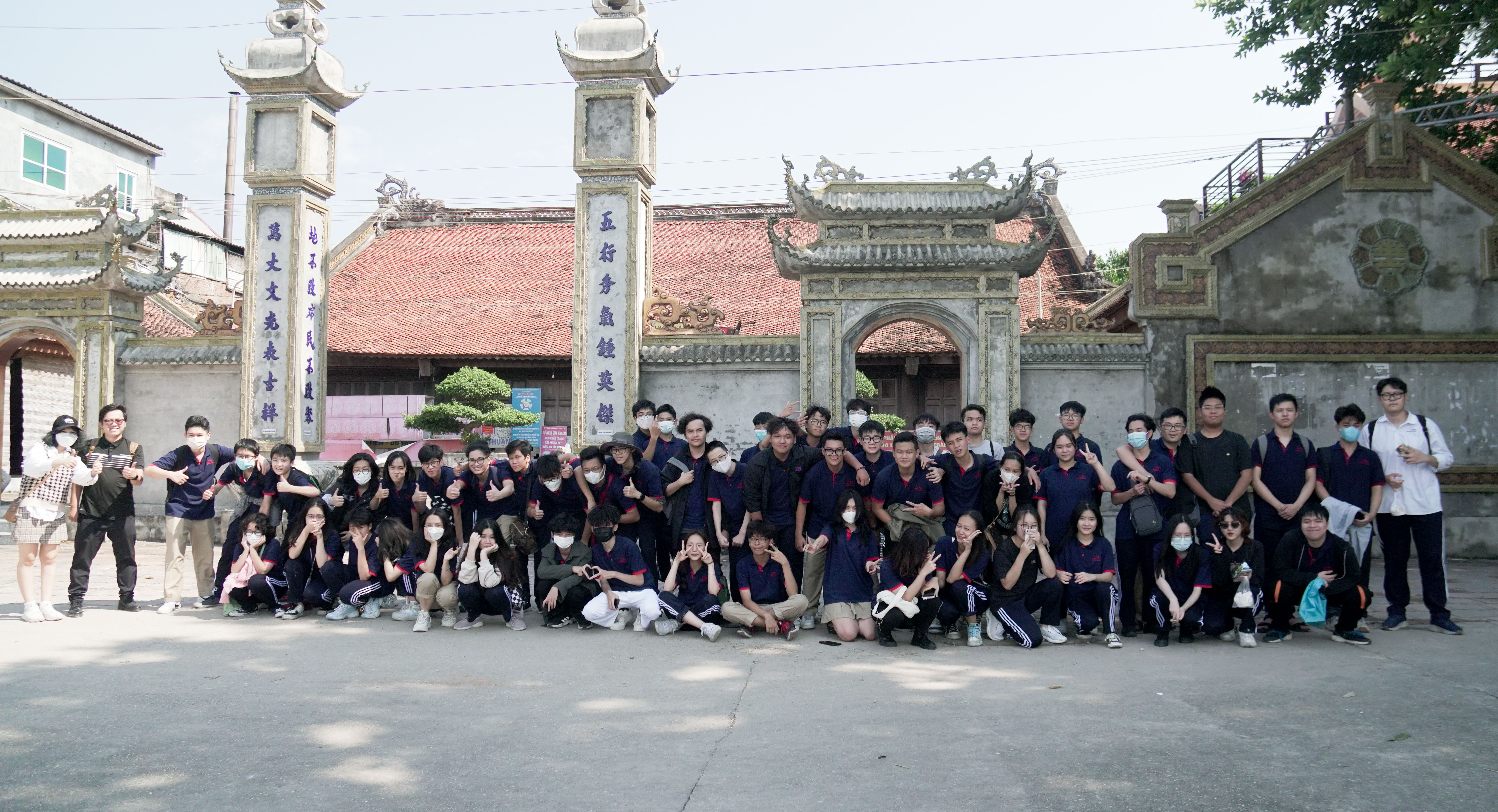 TRẢI NGHIỆM LỚP CLC - THAM QUAN VÀ TÌM HIỂU LÀNG CỔ BÁT TRÀNG